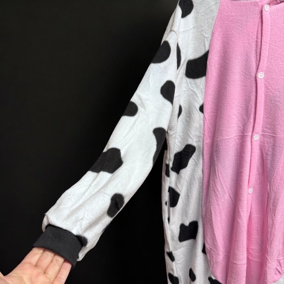 Spooktacular Creations Unisex Cow Pajama Plush Jumpsuit – Size M – NWOT! - Picture 7 of 13